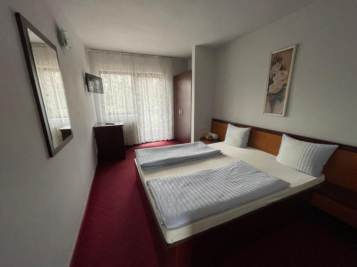 Hotel Le Baron Timisoara Exterior photo