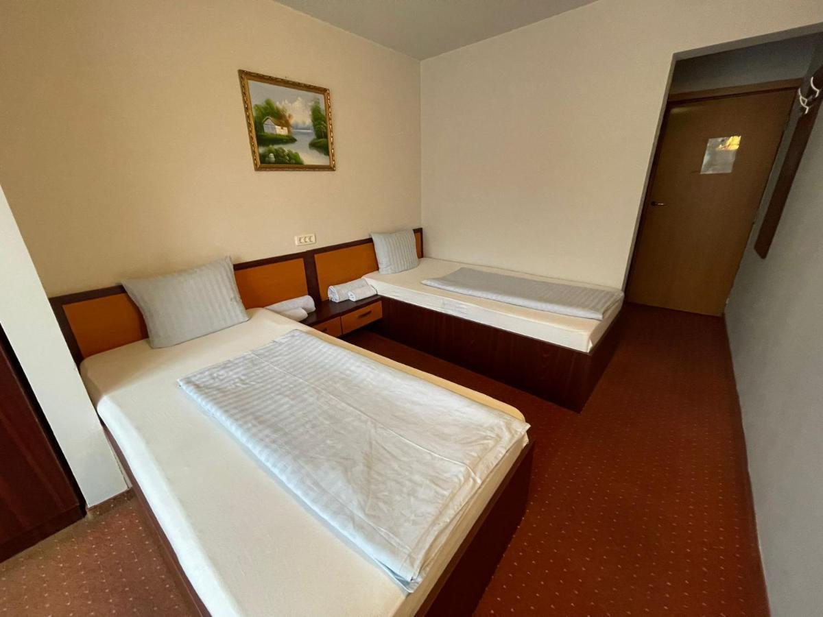 Hotel Le Baron Timisoara Exterior photo
