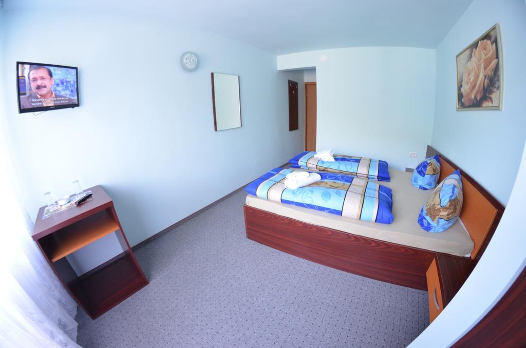 Hotel Le Baron Timisoara Room photo