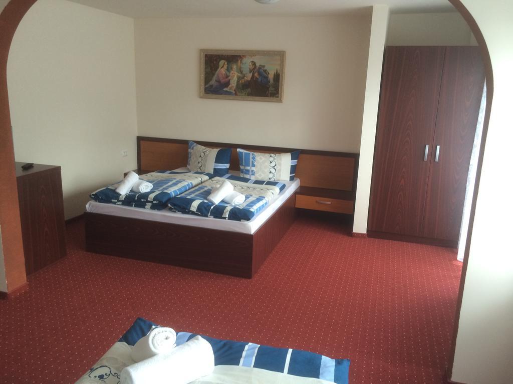 Hotel Le Baron Timisoara Exterior photo